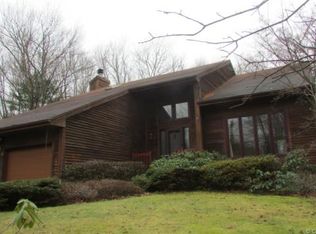 14 Walts Hl, Bloomfield, CT 06002