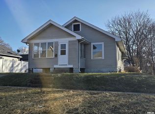 1022 Market St, Pekin, IL 61554