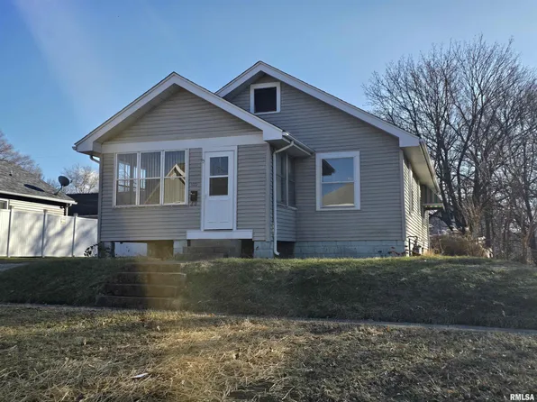 1022 Market St, Pekin, IL 61554