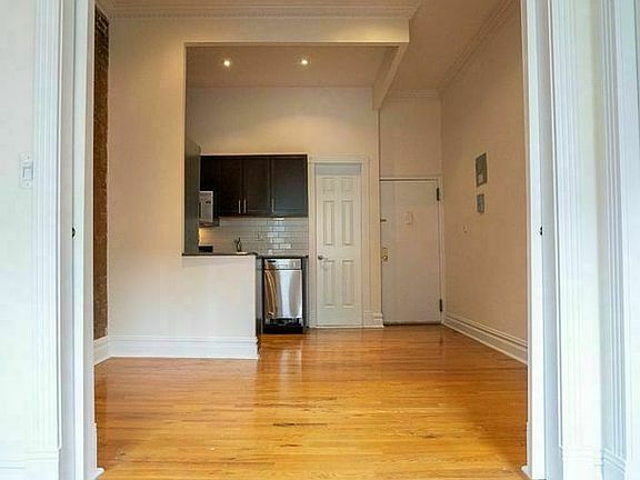 4th image of 344 E 76th St #4A
