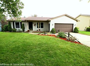 2034 Oak Hollow Dr, Jenison, MI 49428