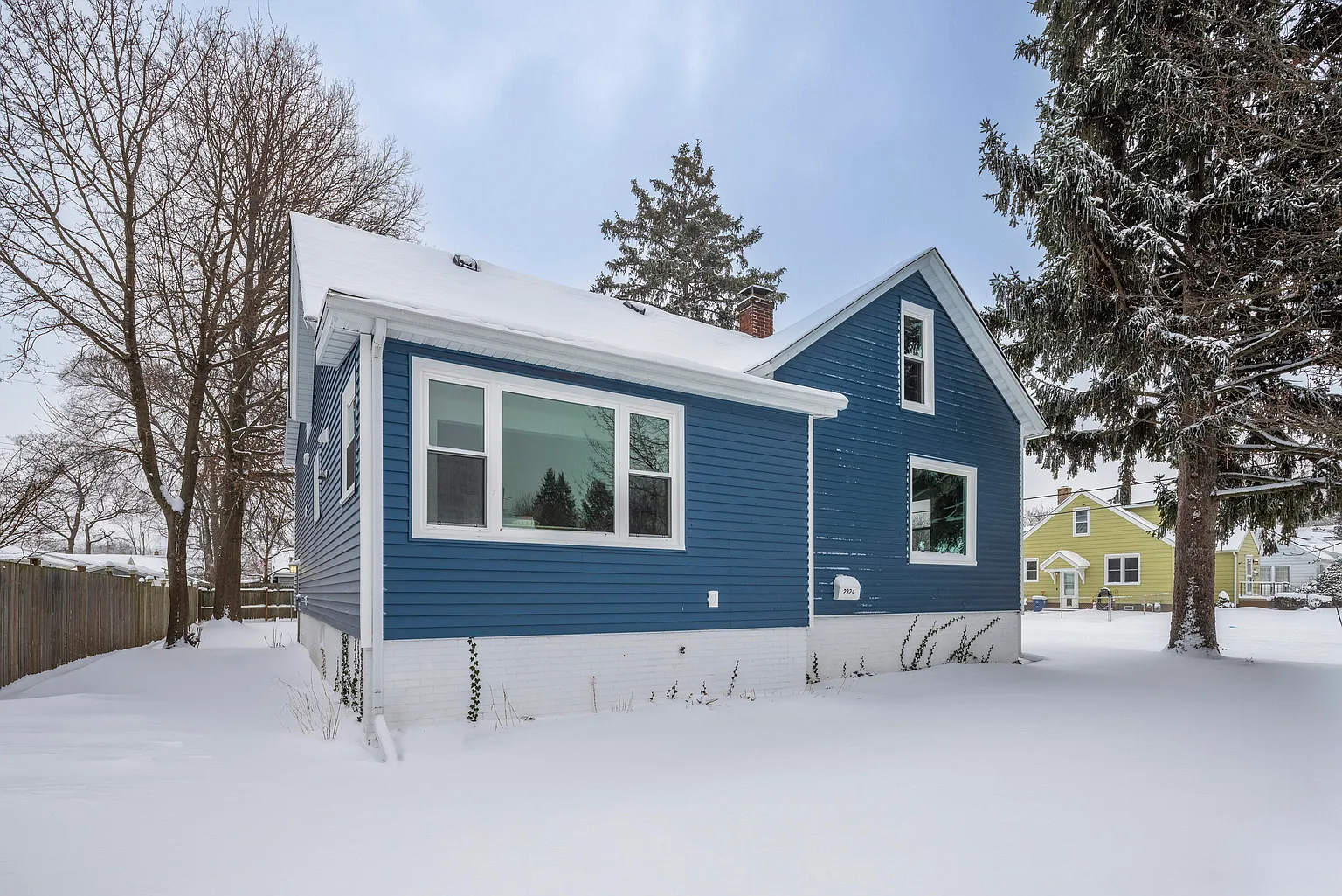 2324 Buffalo St photo 1