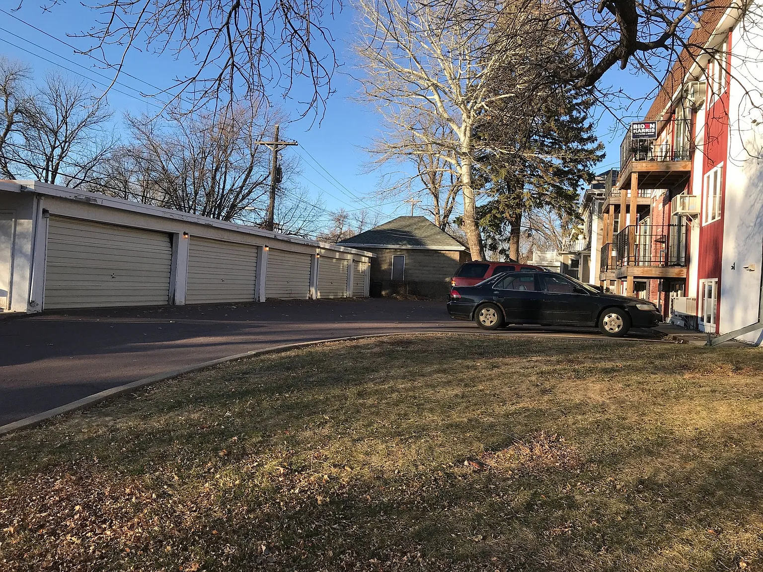 201 N Summit Ave Aaparments — Photo 3