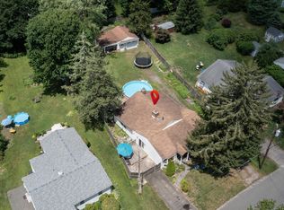 16 Cindy Ln, Bethel, CT 06801