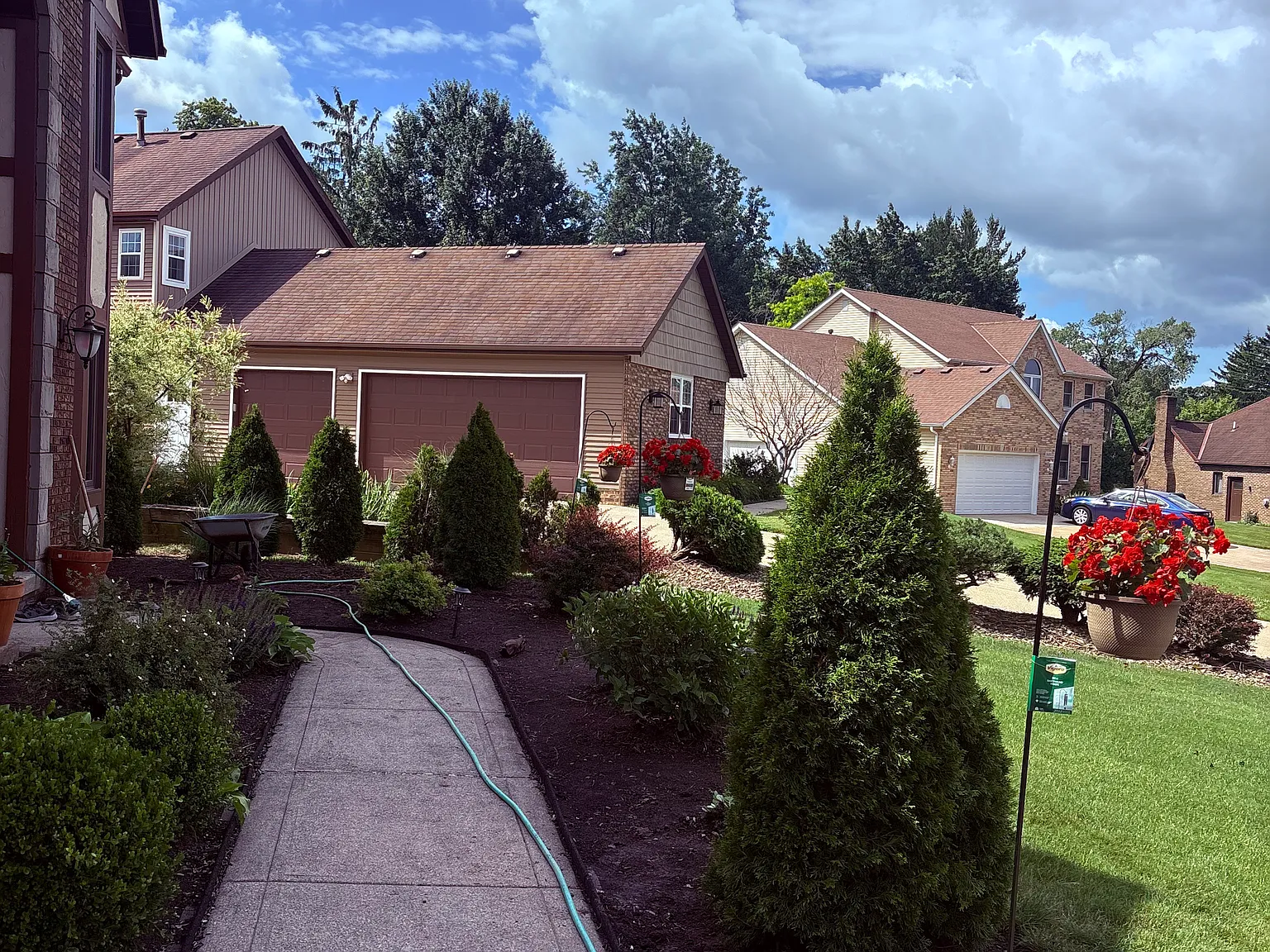 3 bed, 3889 sqft, $4,500 — Photo 2