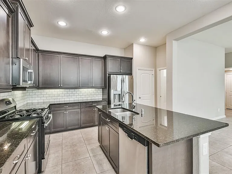 226 Biltmore Loop — Photo 8