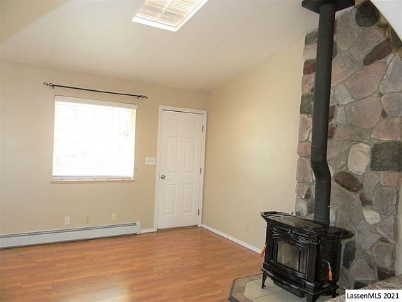 4th image of 460-095 Ponderosa Blvd