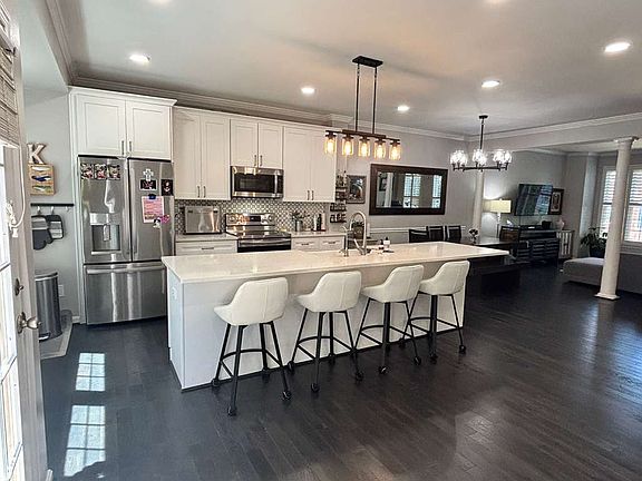 3rd image of 5601 Brookland Ct