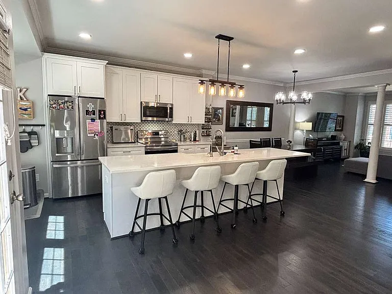 5601 Brookland Ct — Photo 3
