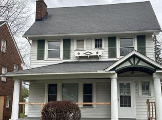 2184 Cranston Rd, University Heights, OH 44118