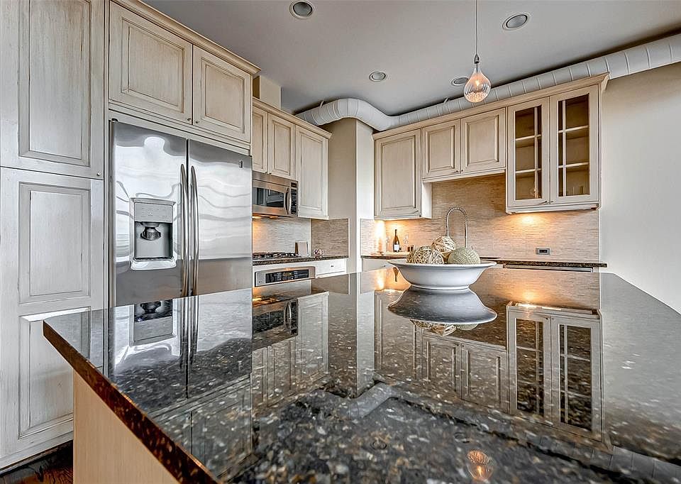 1st image of 5005 Hidalgo St Unit 619