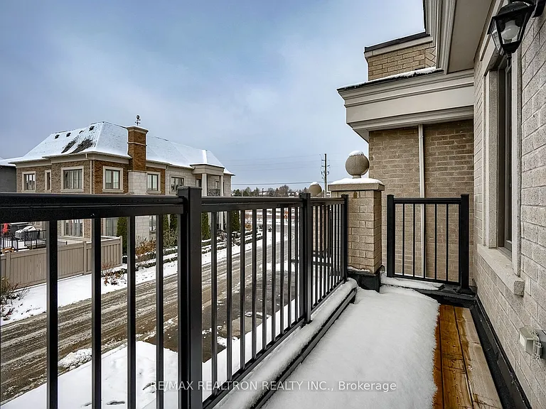 9480 Bayview Ave #4A — Photo 33