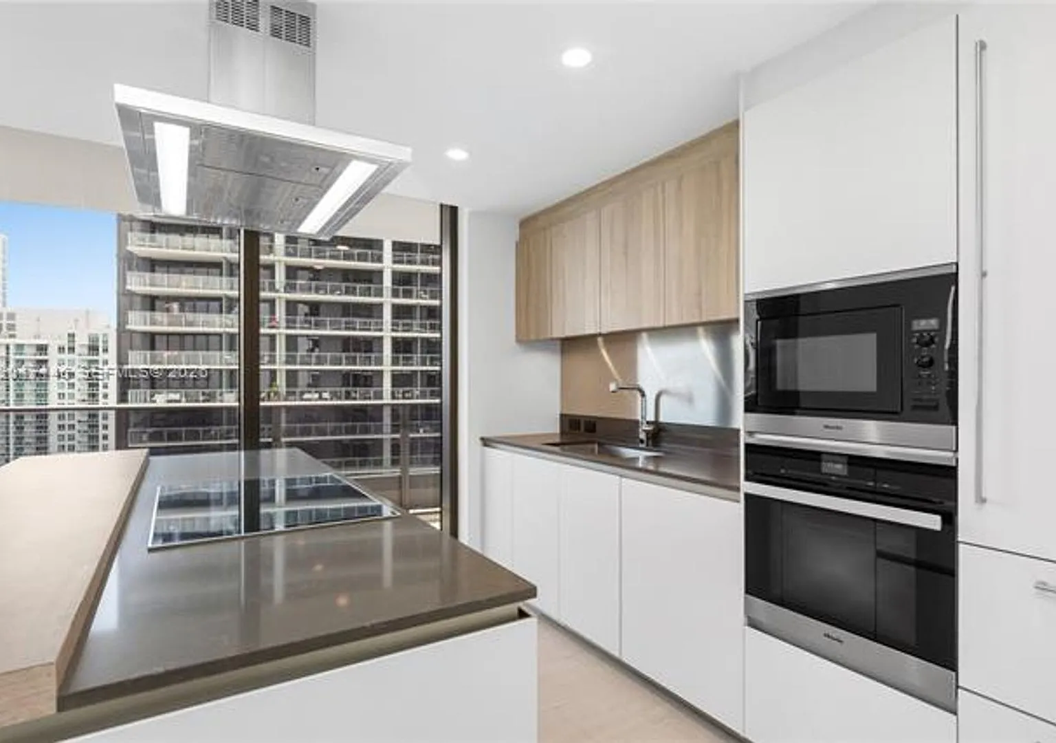 1000 Brickell Plz cu-4015, Miami, FL 33131 — Photo 1