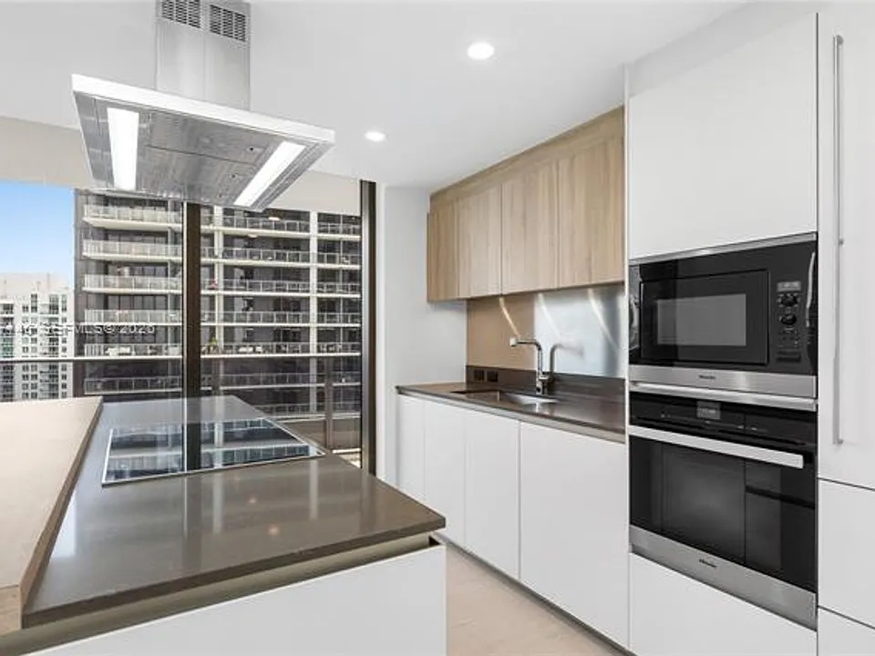1000 Brickell Plz #CU-4015