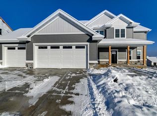 661 Ridge View Ln, Oregon, WI 53575