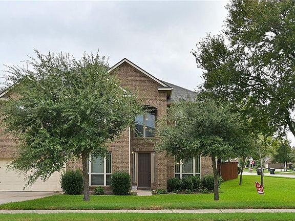 3rd image of 100 Lake Mineral Wells Dr