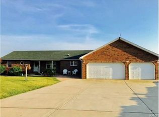 2860 Voumard Ln, Alton, IL 62002