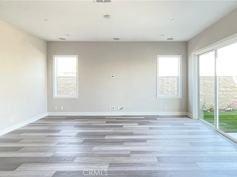 101 Walworth — Photo 10