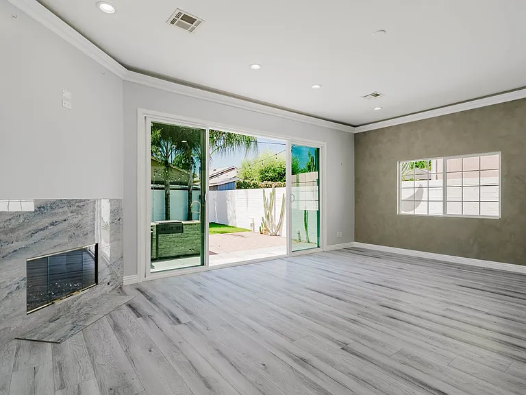 17908 Califa St — Photo 10