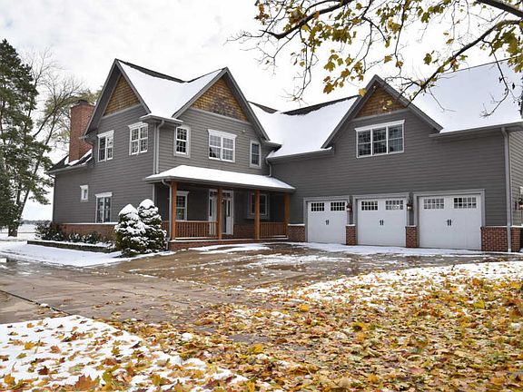 2nd image of 584 Lac La Belle Dr