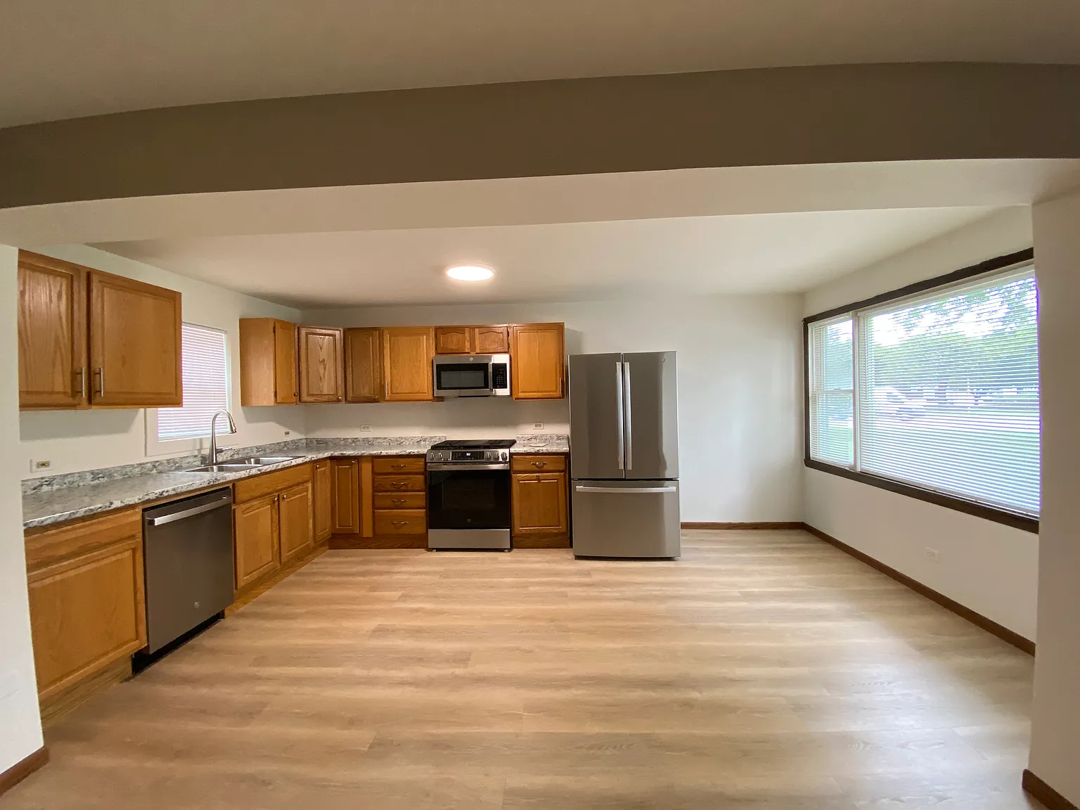 3 bed, 1200 sqft, $2,450 — Photo 1