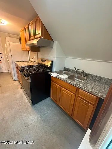 560 Lillie Rd #2 Photo 1