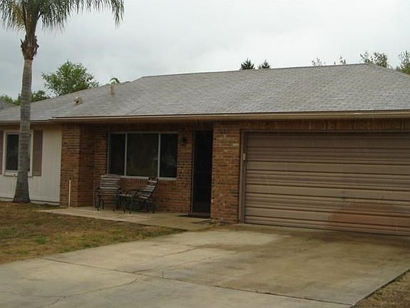 3rd image of 2871 E Waco Dr
