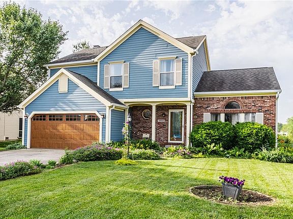 3rd image of 10603 Creekside Woods Dr