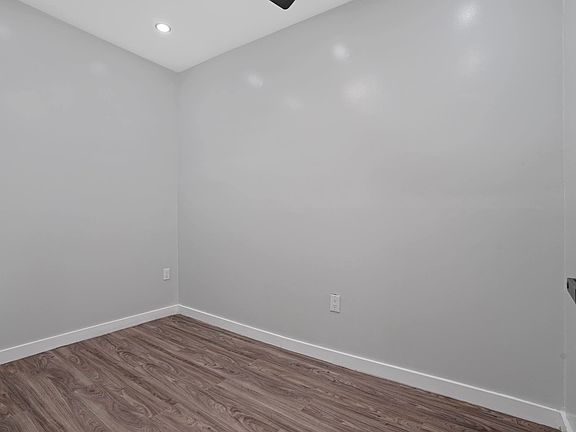 3rd image of 384 Graham Ave APT 2
