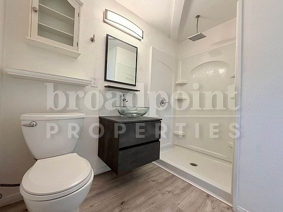 5th image of 702 Pitman St Unit B