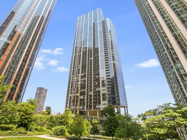 211 N Harbor Dr #4107, Chicago, IL 60601