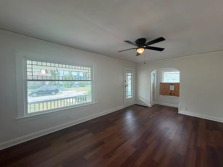 12704 Christine Ave — Photo 9