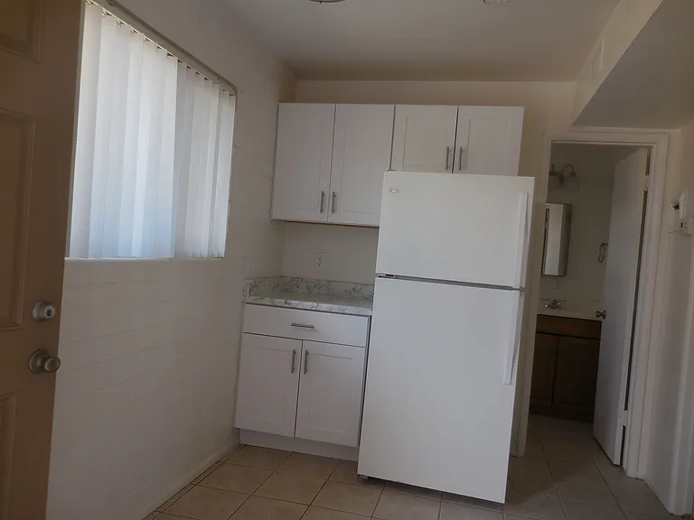 1212 E Spence Ave #3 — Photo 3