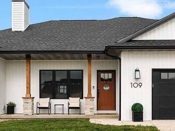 5th image of 93 Blarney Stone Dr