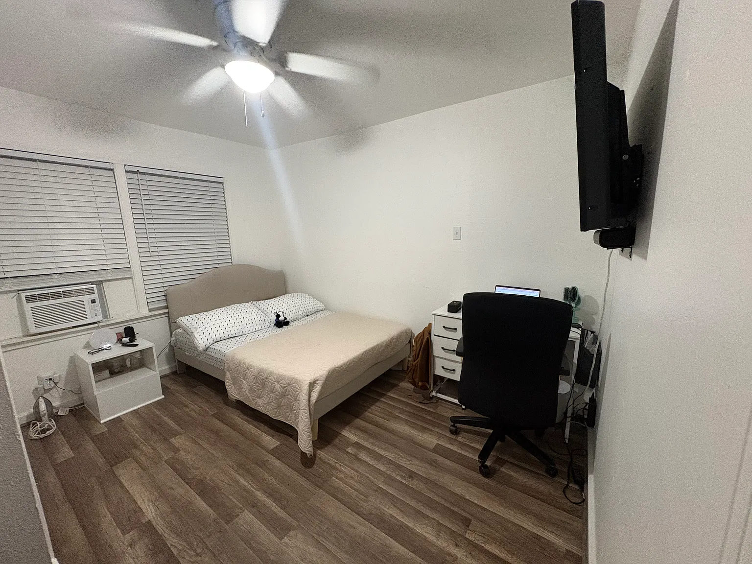 3 bed, 1300 sqft, $600 — Photo 4