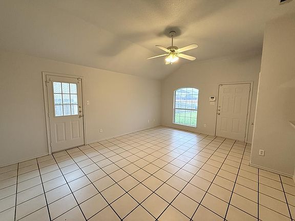 5th image of 3708 Gus Dr #B