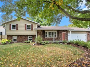 7055 Cromwell Dr, Jenison, MI 49428