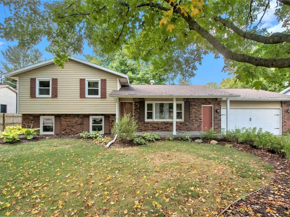 7055 Cromwell Dr, Jenison, MI 49428