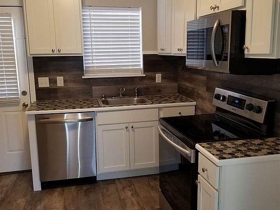 5th image of 1822 Toni St #2