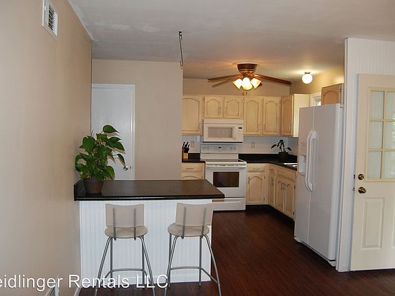4th image of 1124 Redwood Dr