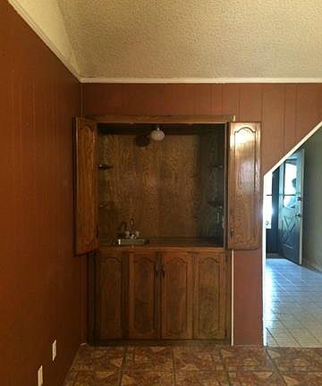 3rd image of 6752 Shadydale Ct