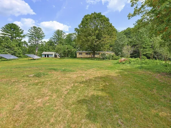 1075 W Brookfield Rd, New Braintree, MA 01531