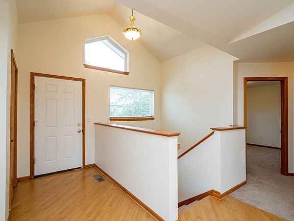 3rd image of 4-7 Redtail Ct #4