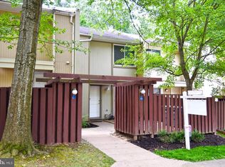 2354 Southgate Sq, Reston, VA 20191