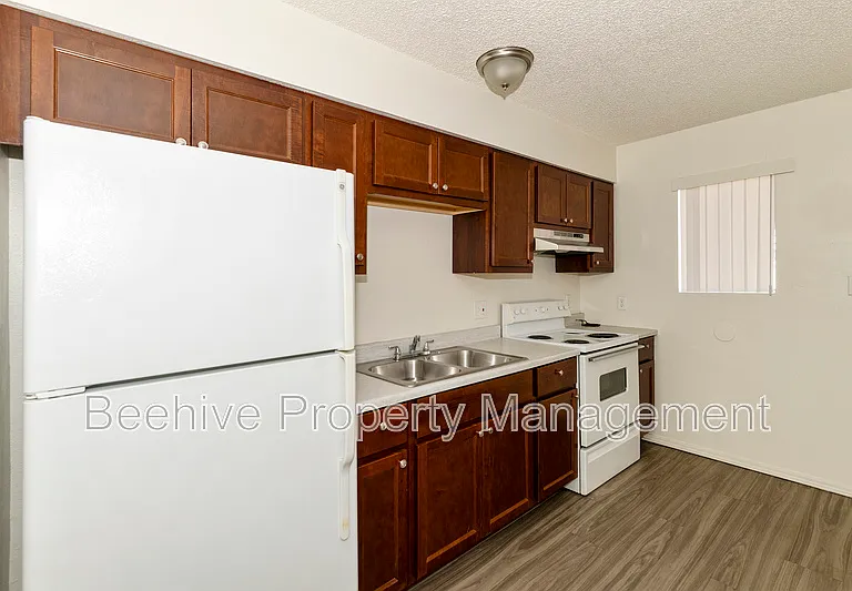1502 E Adams St #2 — Photo 4
