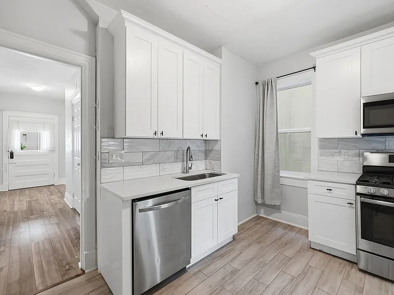 936 N Ogden St — Photo 11