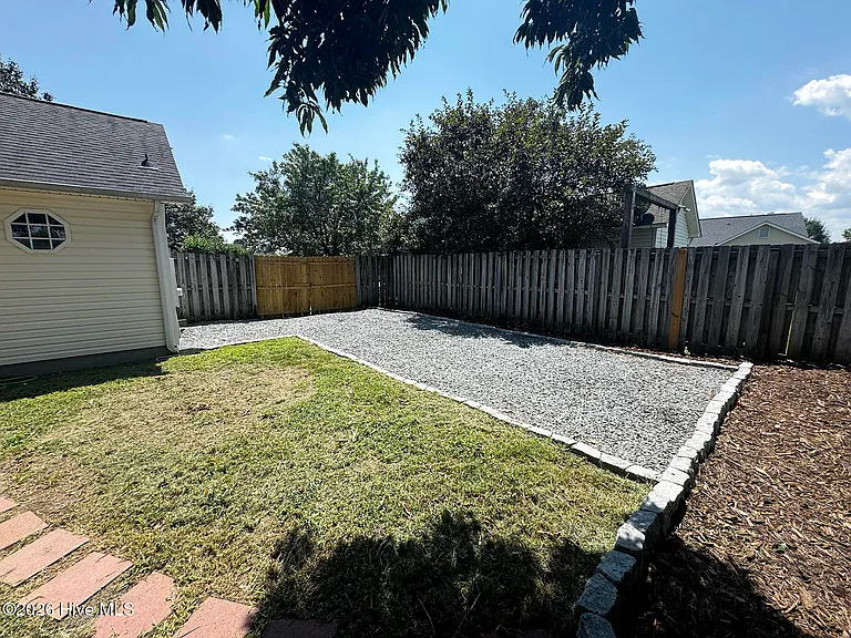 2711 Ashby Dr — Photo 11