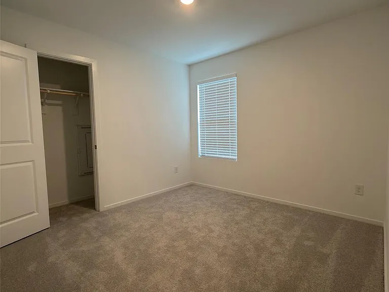 1515 Golden Iris Dr — Photo 9