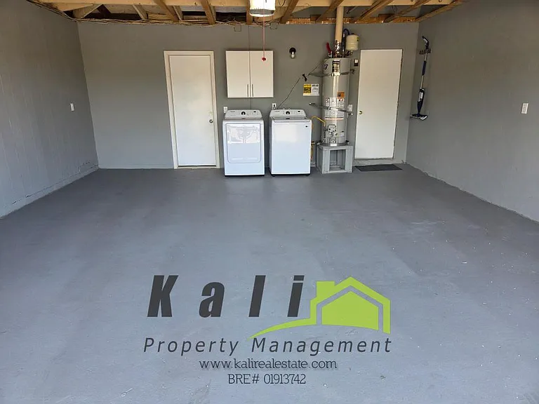 910 Saturn Blvd — Photo 14