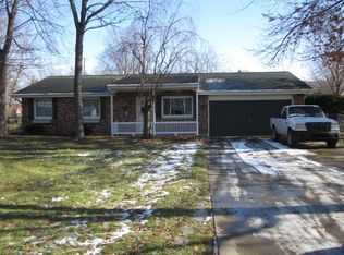 1319 Northwood Dr, Nappanee, IN 46550